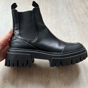 Brand new Zara ankle boots excellent condition worn once!